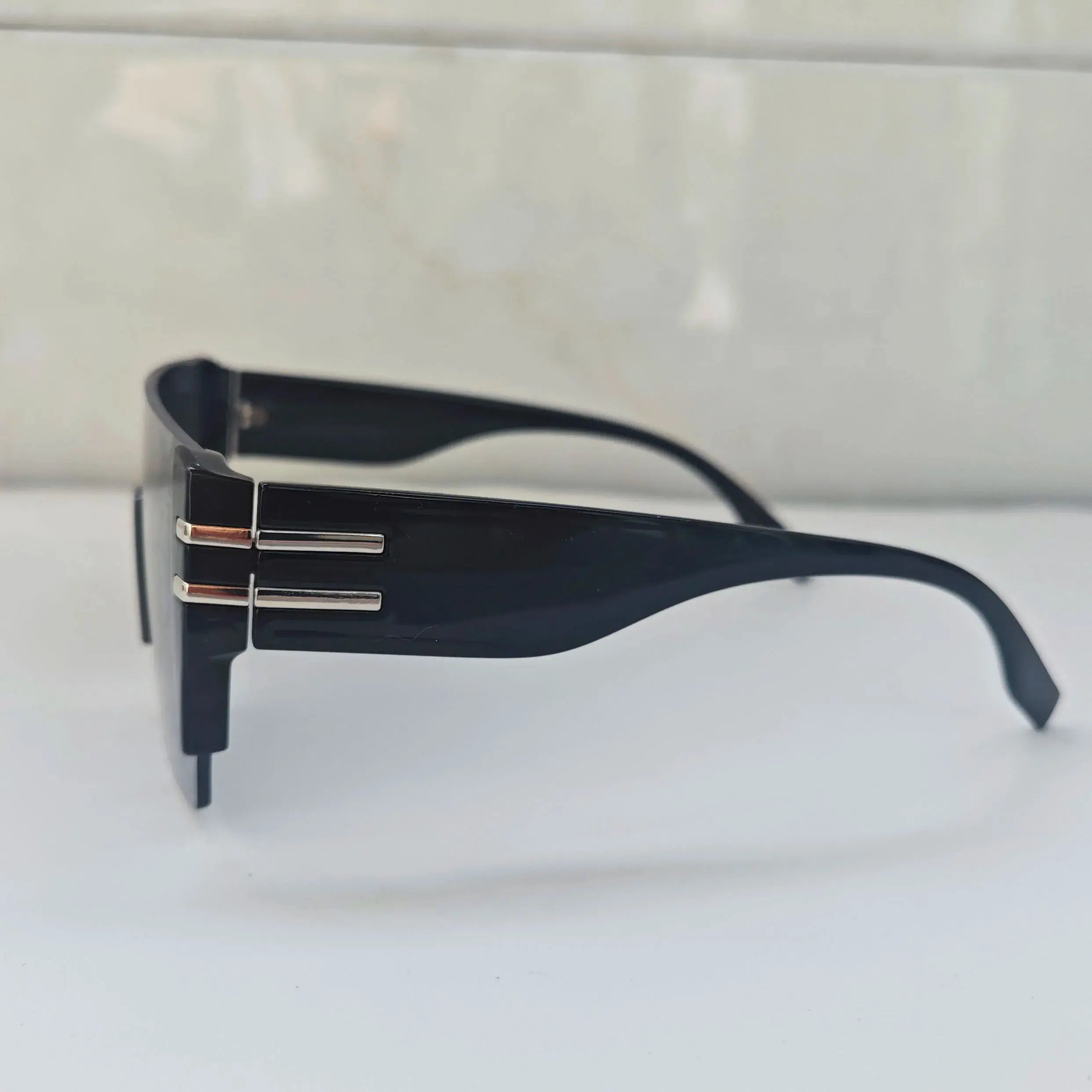 Luxury Brand Rimless Oversized Sunglasses for Women Men, UV400 Protection Unisex Sun Glasses, High Quality Fashion Eyewear Oculo MAWIS