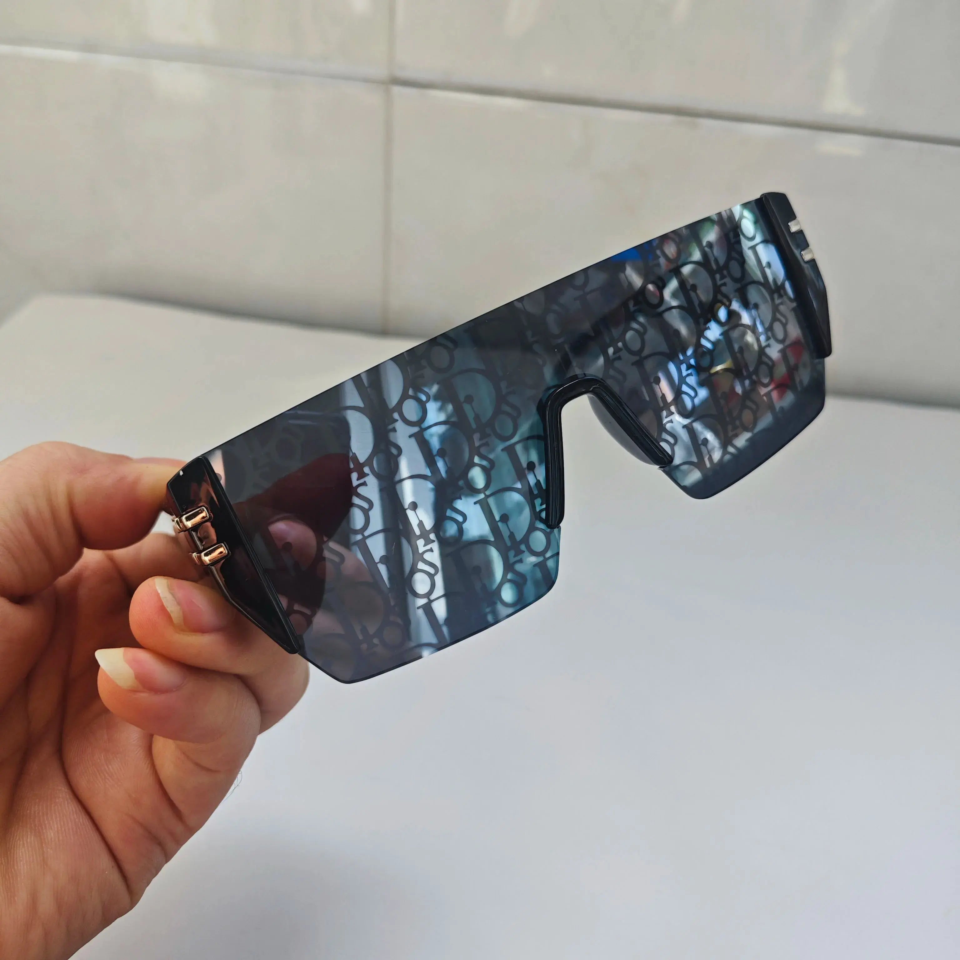 Luxury Brand Rimless Oversized Sunglasses for Women Men, UV400 Protection Unisex Sun Glasses, High Quality Fashion Eyewear Oculo MAWIS